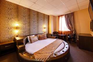 Гостиница Мартон Северная Краснодар Большой двухместный номер с 1 кроватью-4