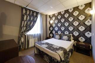 Гостиница Мартон Северная Краснодар Стандартный двухместный номер с 1 кроватью или 2 отдельными кроватями-3